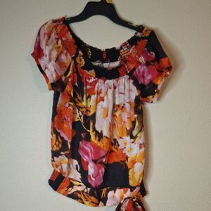 New York & Company Floral Multicolor Women's Top size medium